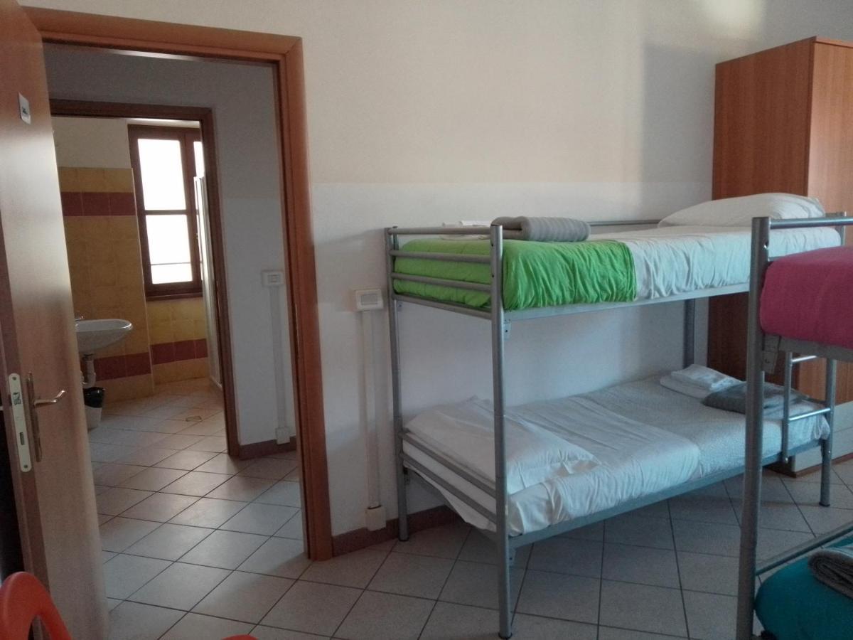 Albergo E Ostello Della Gioventu Biella Centro Storico Екстериор снимка
