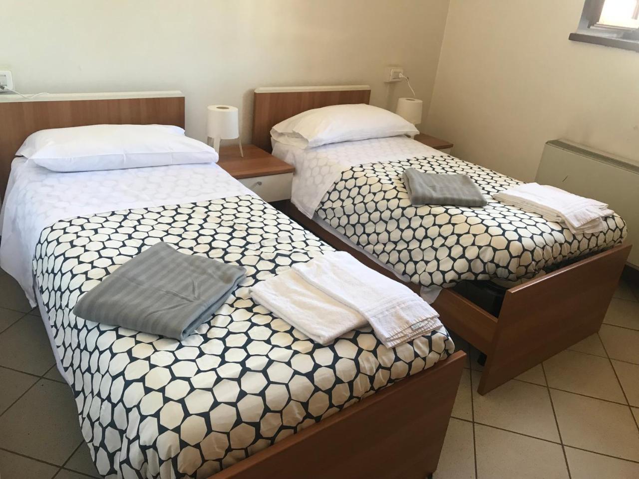 Albergo E Ostello Della Gioventu Biella Centro Storico Екстериор снимка
