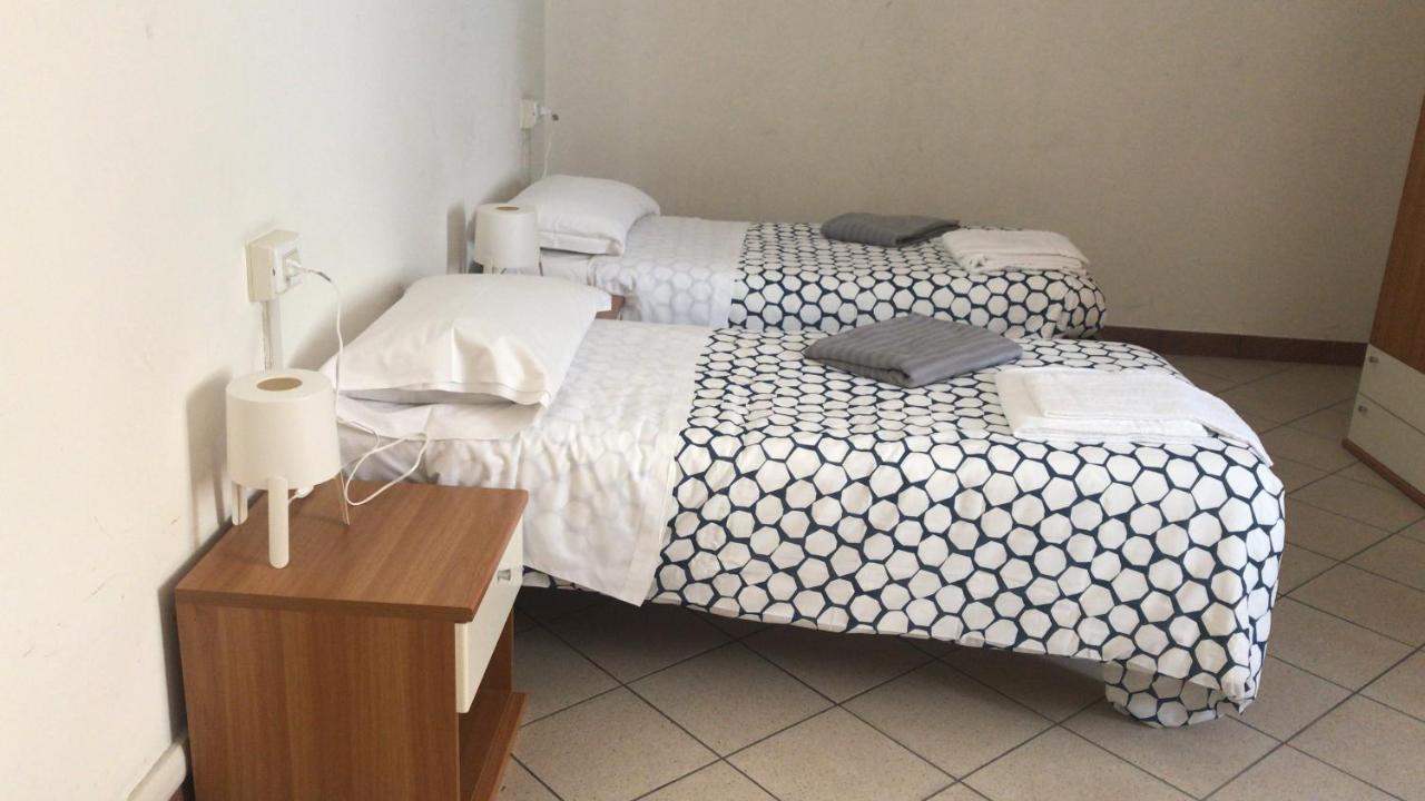 Albergo E Ostello Della Gioventu Biella Centro Storico Екстериор снимка