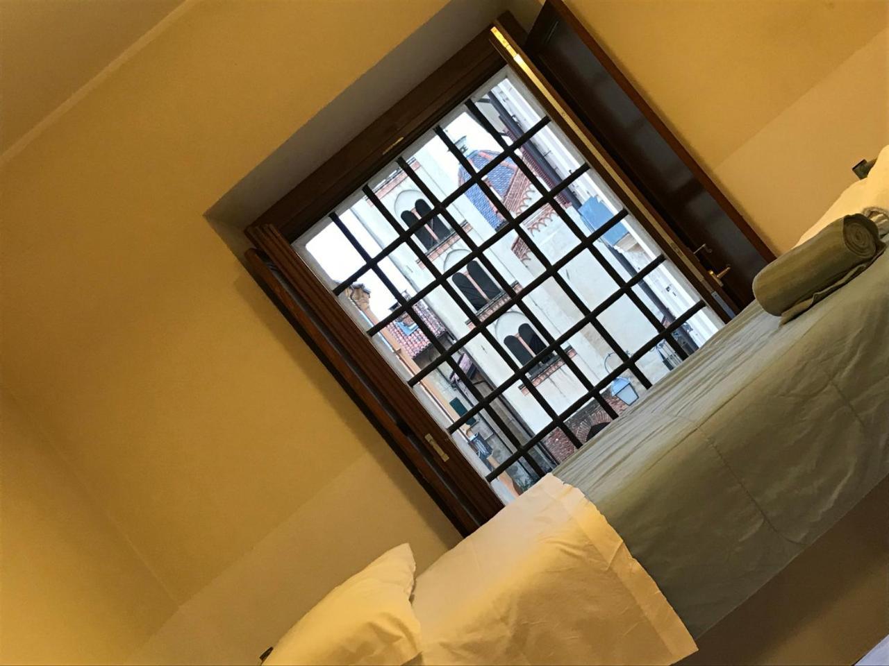 Albergo E Ostello Della Gioventu Biella Centro Storico Екстериор снимка